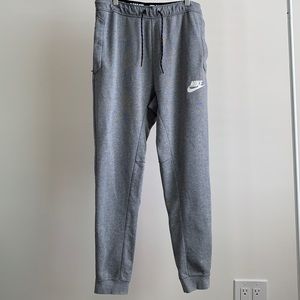 Nike•Gray Jogger Sweatpants